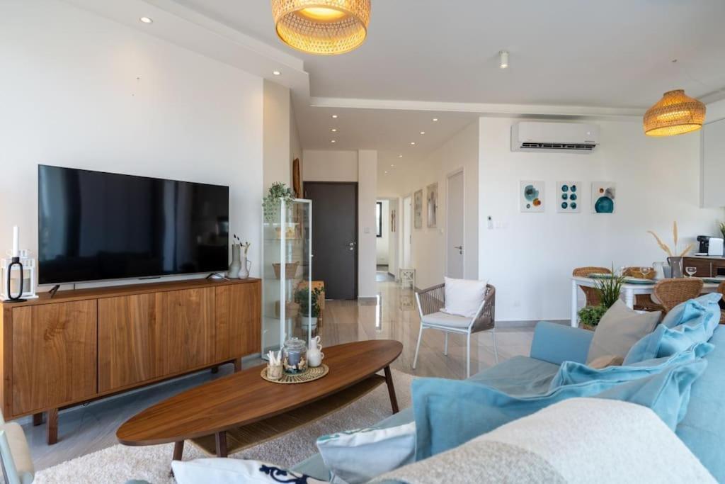 Thalassa 2-Bedroom Apartment In Larnaca Eksteriør billede